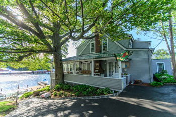 Proctors Lakehouse Cottages on Lake Winnipesaukee